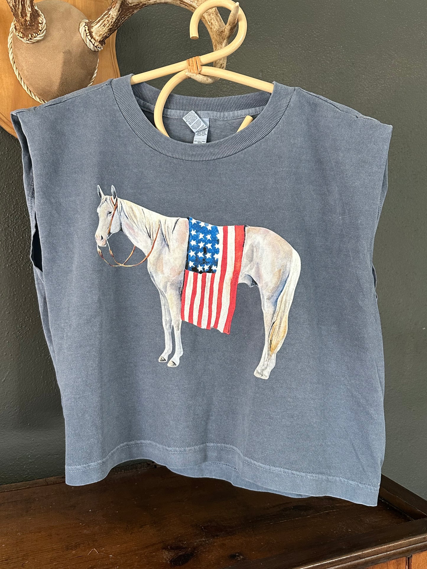 Horse & Flag Tank