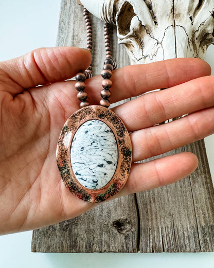 Round Stone Necklace 
