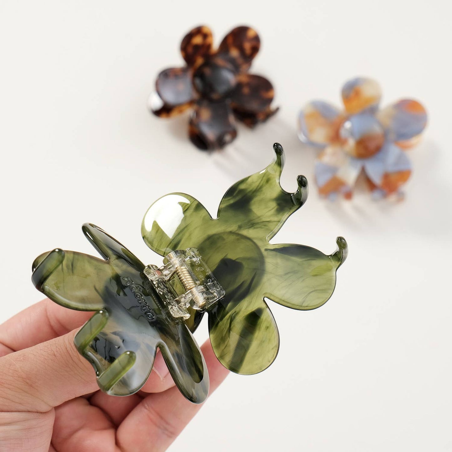Western Flower Claw Clip