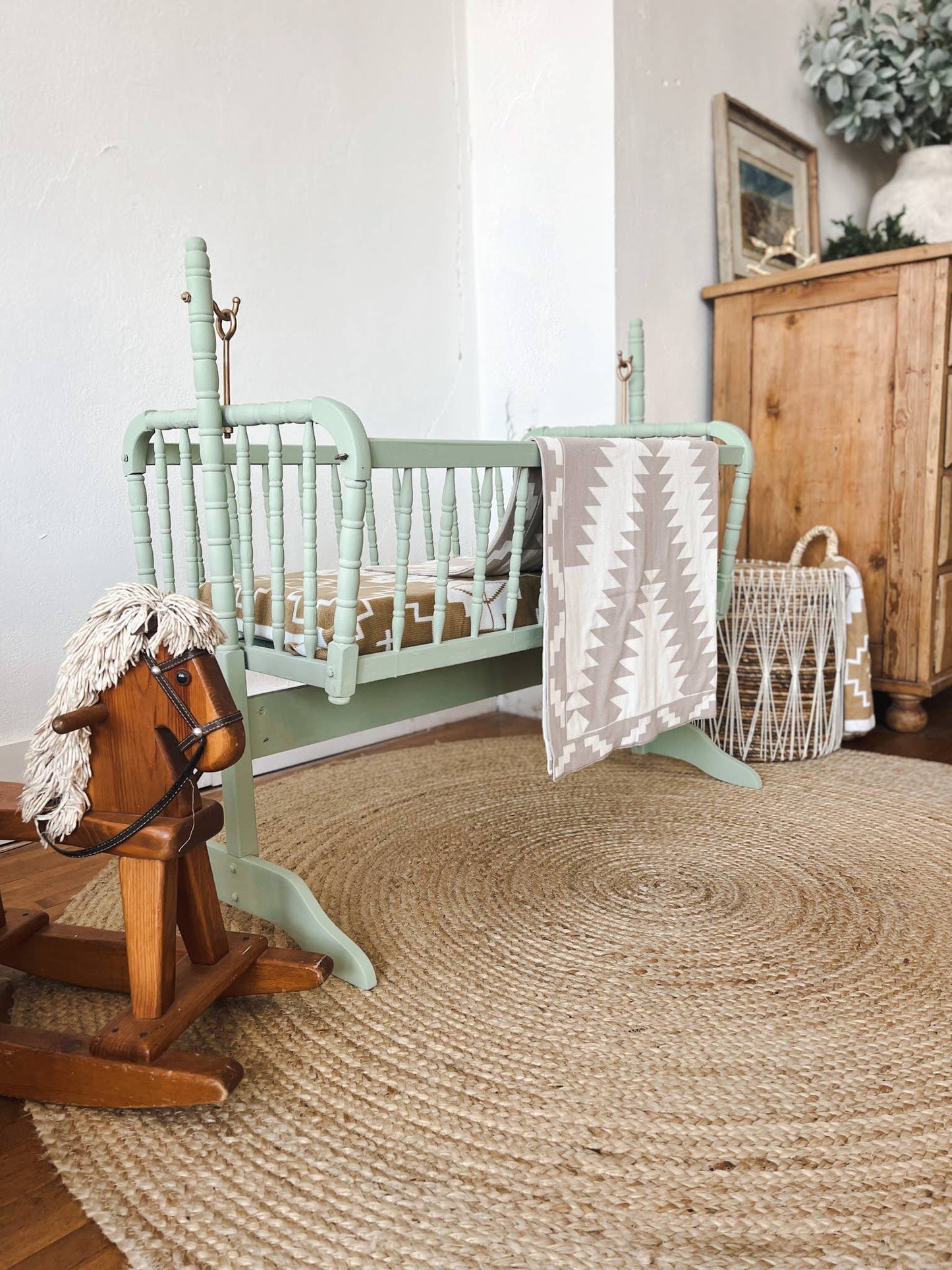 WESTERN GRANDE BABY BLANKET GRAY ✙ WHITE